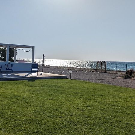 Lambou Beach Sunset Soroni 外观 照片