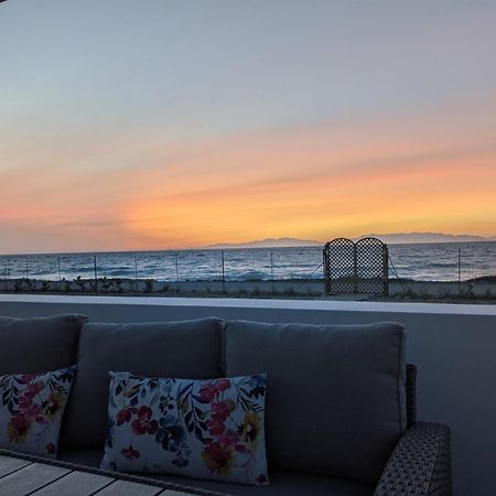 Lambou Beach Sunset Soroni 外观 照片
